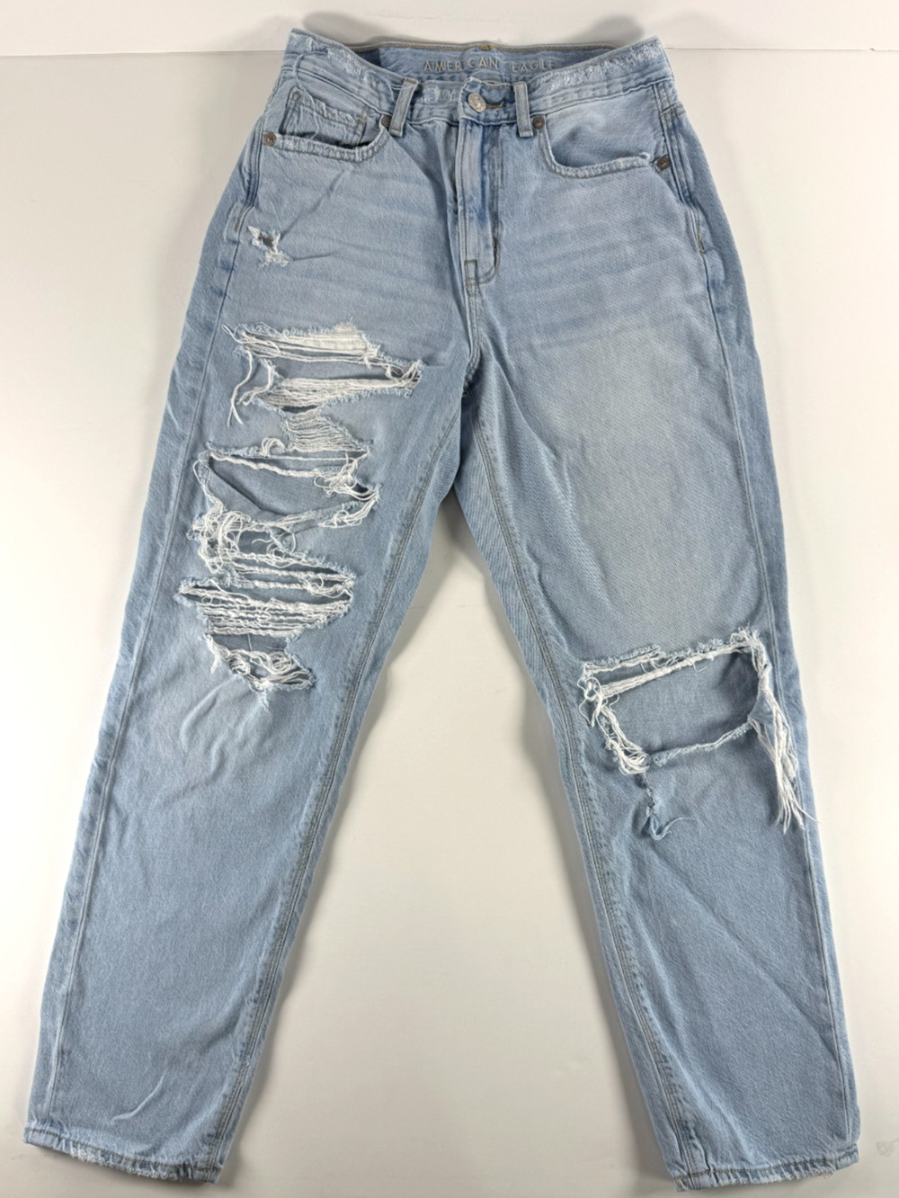 American Eagle AE Women's Sz 2 Regular Mom Jeans Light Wash Distressed Ripped De